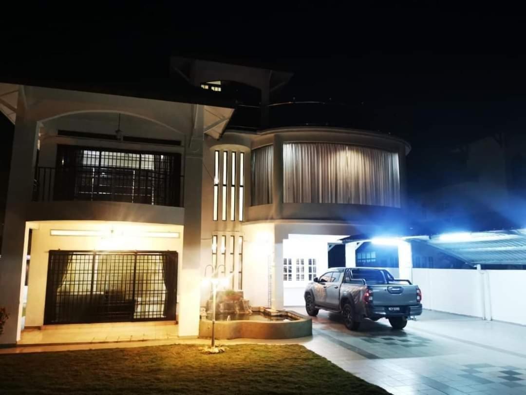 Prairie Villa Homestay Lumut Exteriér fotografie